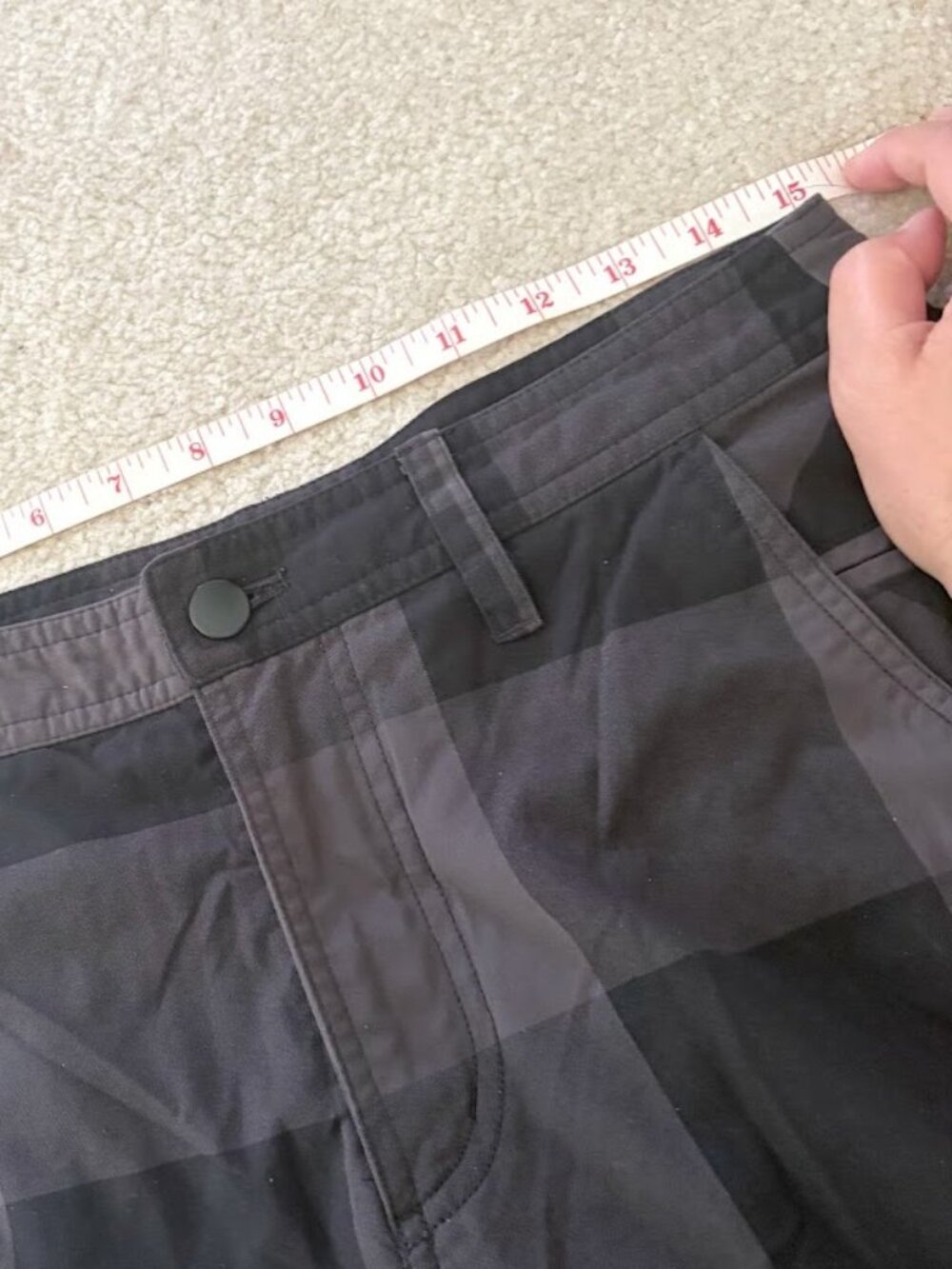 Lululemon Kahuna 2.0 Plaid Pattern Athletic Nylon Blend Pocket Chino Shorts - Picture 10 of 12
